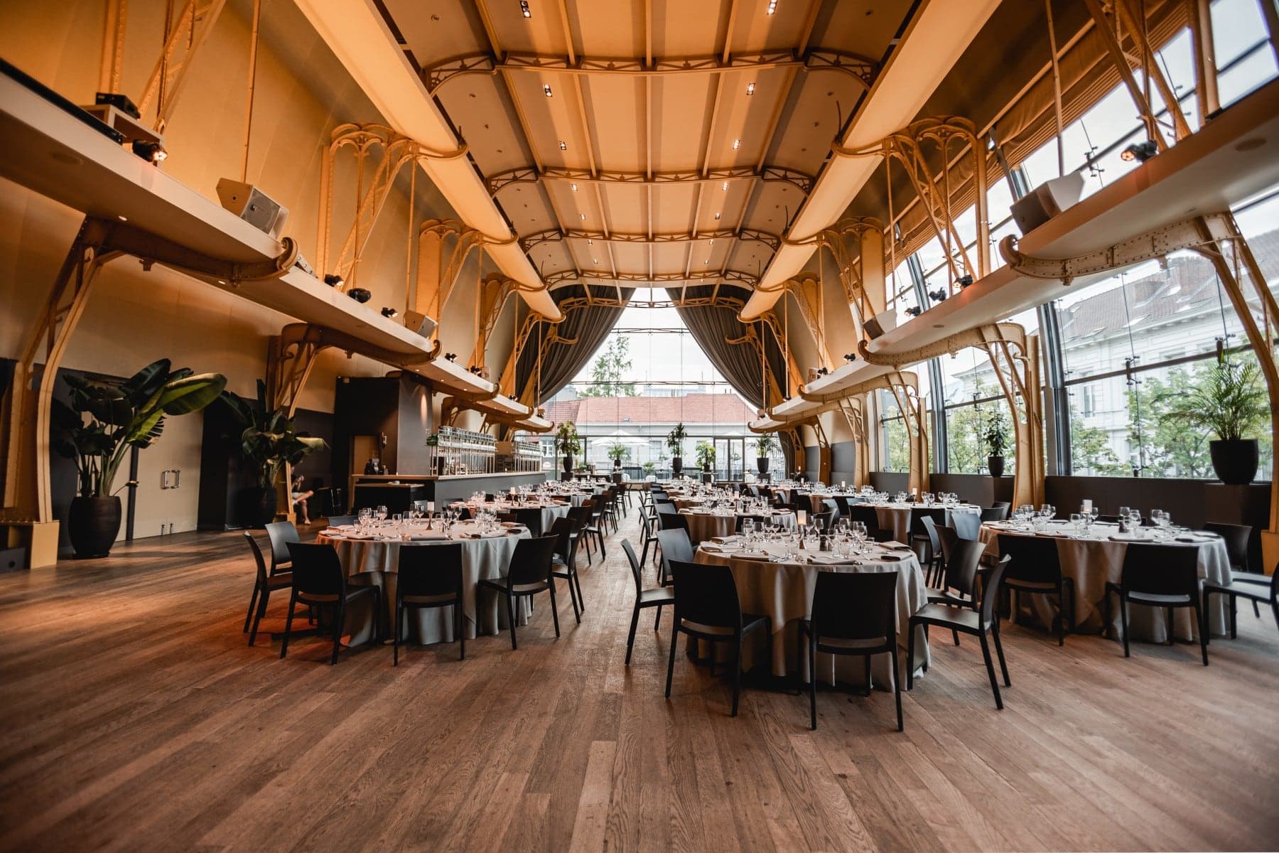 De Art Nouveau Zaal van Horta, gedekt voor een diner